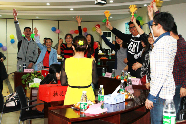 激揚(yáng)十年 筑夢(mèng)遠(yuǎn)航----熱烈祝賀東科集團(tuán)2015年年會(huì)圓滿成功