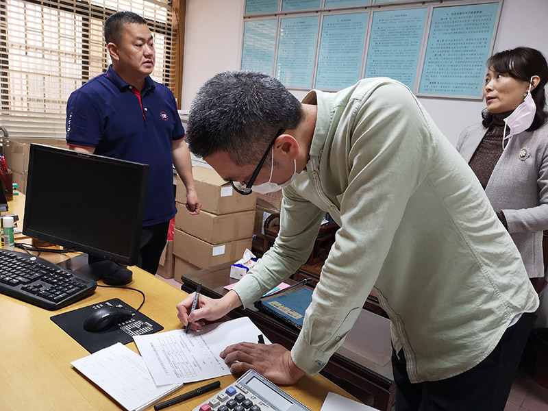 東科集團向金美股份經濟合作社捐贈物質：在不同戰線，我們一起加油！