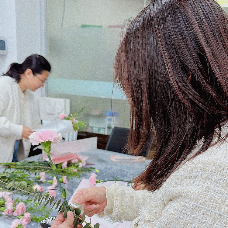 三八婦女節丨祝福所有女人：愿你笑靨如花，一生不減芳華！