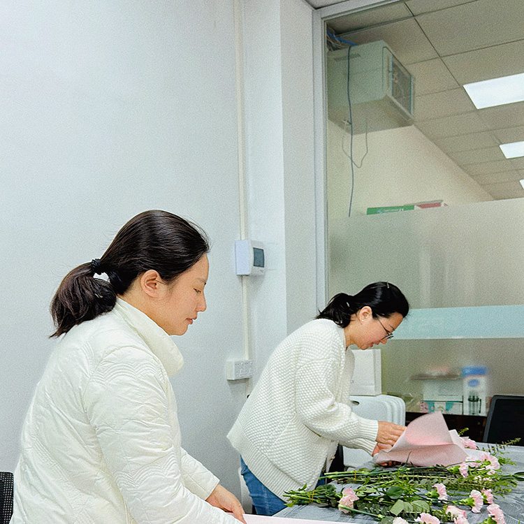 三八婦女節丨祝福所有女人：愿你笑靨如花，一生不減芳華！